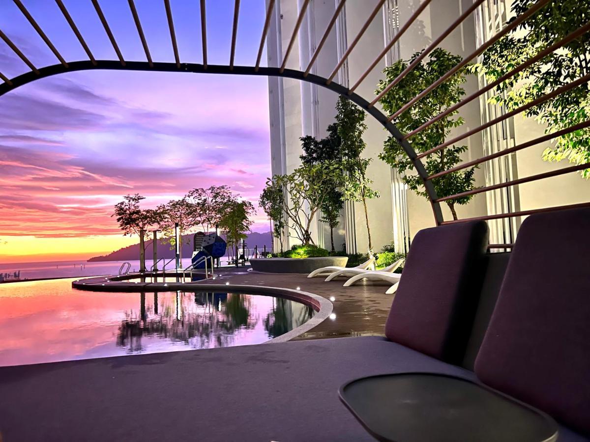 The Shore Cbd Kota Kinabalu By Laxzone Suite Exteriör bild