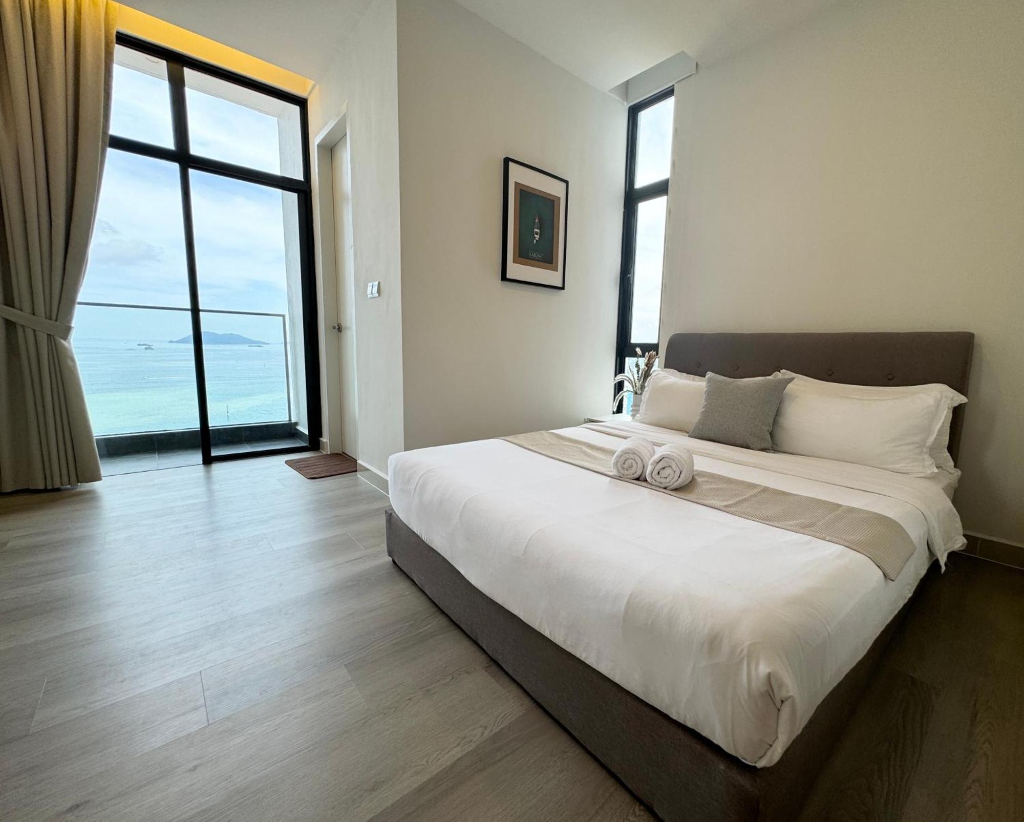 The Shore Cbd Kota Kinabalu By Laxzone Suite Exteriör bild