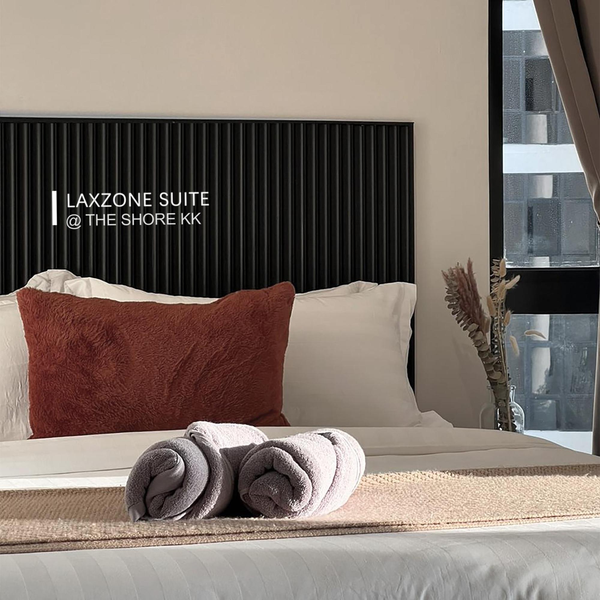 The Shore Cbd Kota Kinabalu By Laxzone Suite Exteriör bild