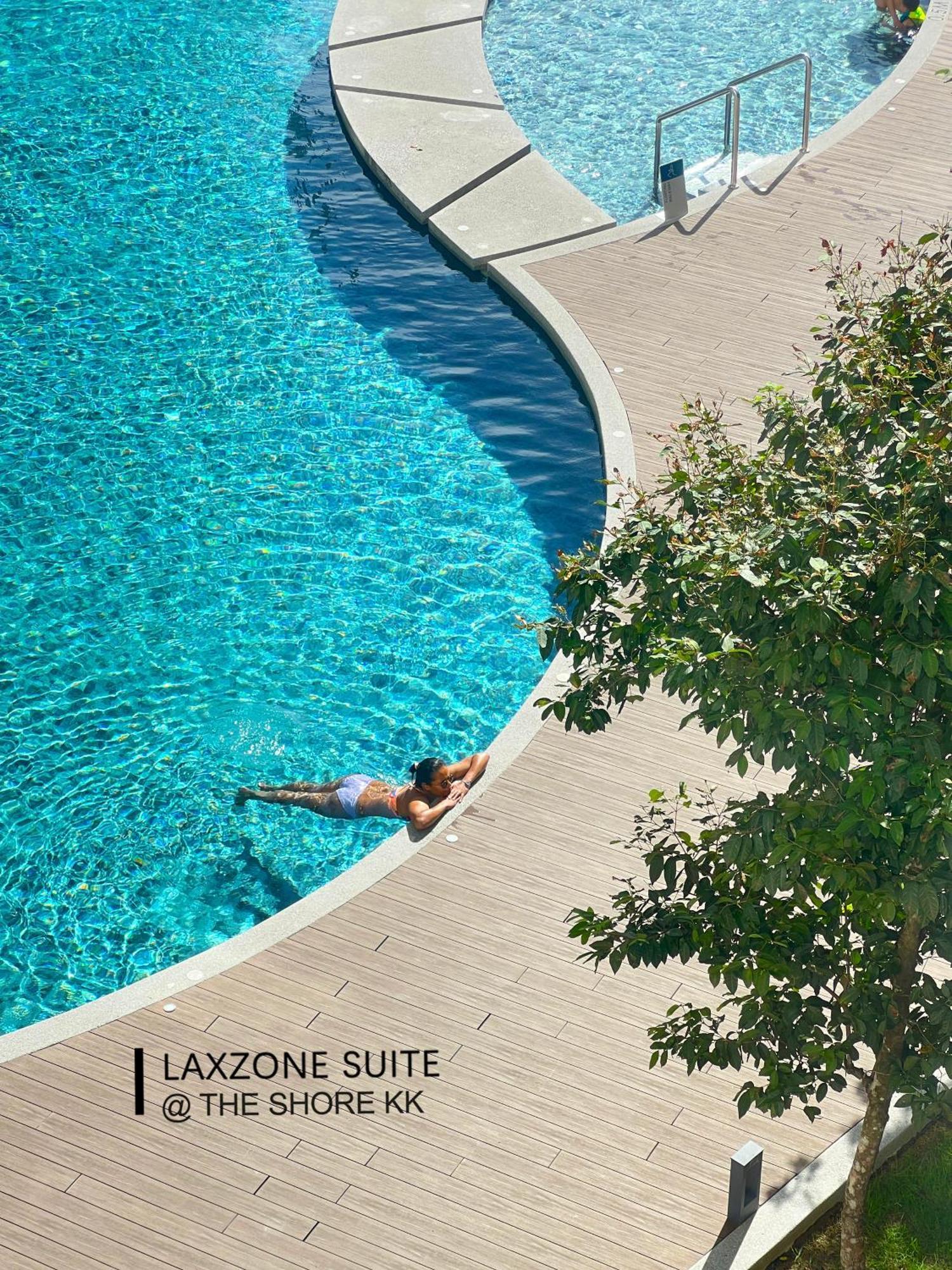 The Shore Cbd Kota Kinabalu By Laxzone Suite Exteriör bild