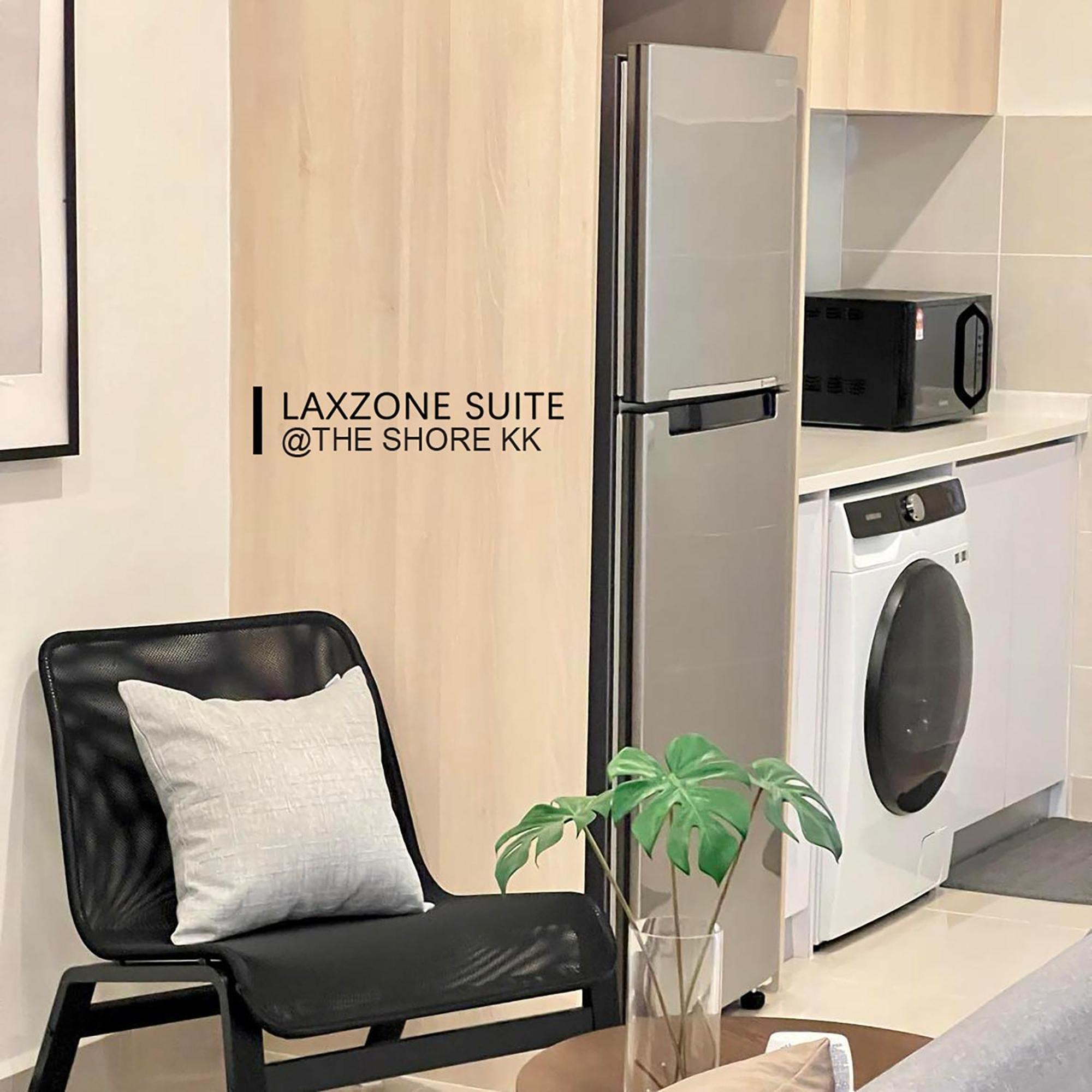 The Shore Cbd Kota Kinabalu By Laxzone Suite Exteriör bild